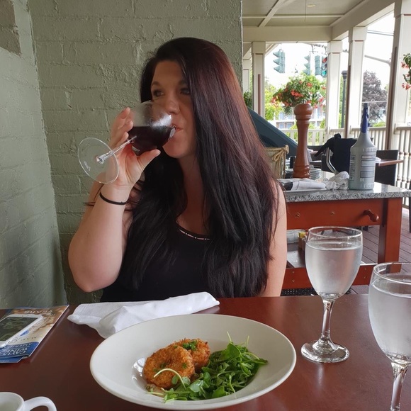 Meet your Posher, Heather - Picture 3 of 4